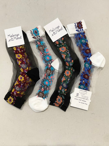 Little flower motif socks (4 colours)
