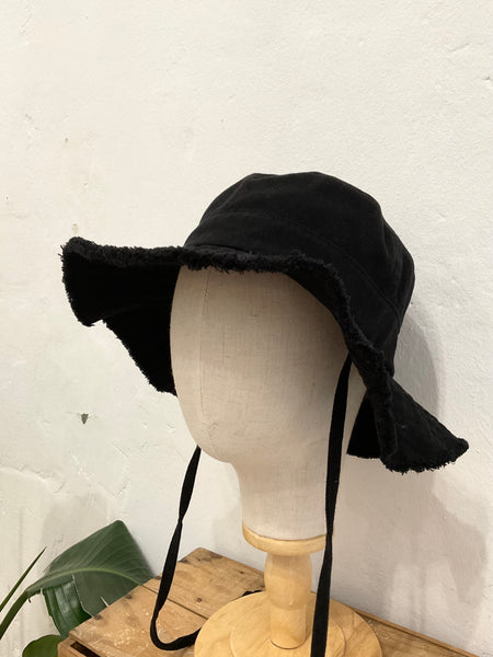 Colour washed cotton bucket hat with strings