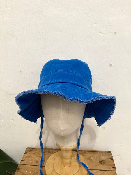 Colour washed cotton bucket hat with strings