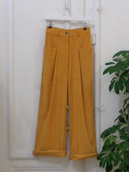 Corduroy baggy Trousers