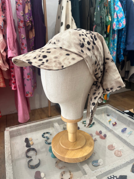 Leopard cap with scarf