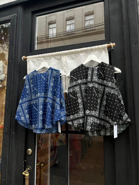 Paisley sleeveless top