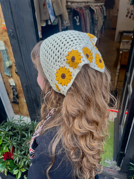 Daisy Crochet Headscarf