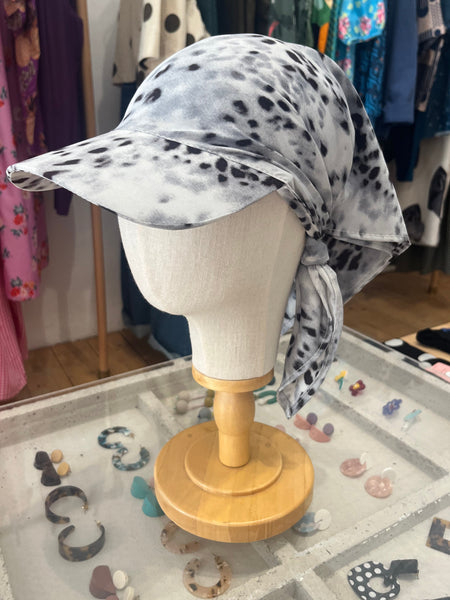 Leopard cap with scarf