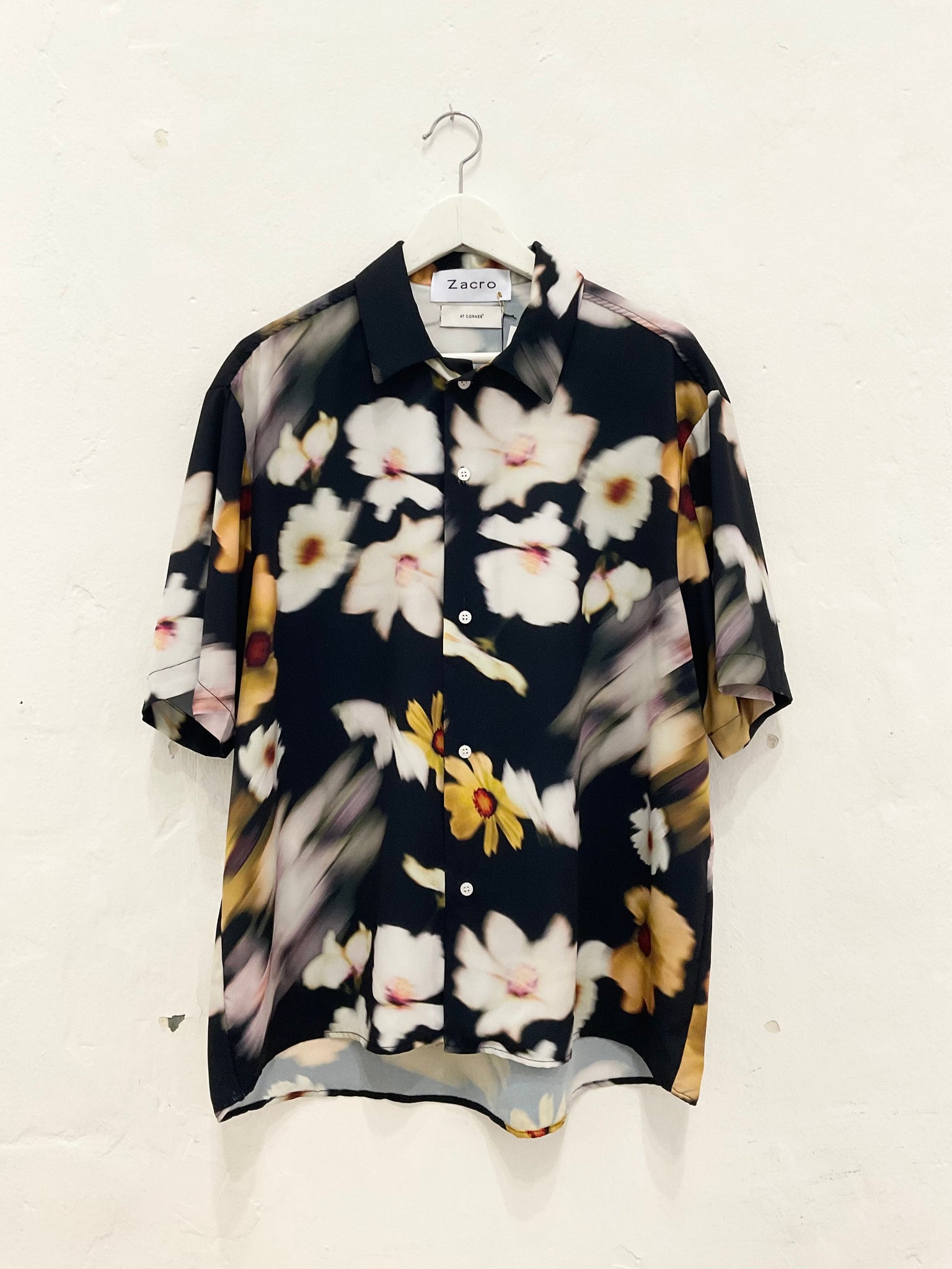 Blurry flower print HS shirt