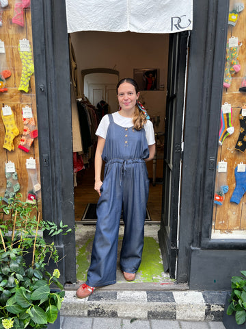 No Sleeve Front Button and Ribbon Jumpsuit