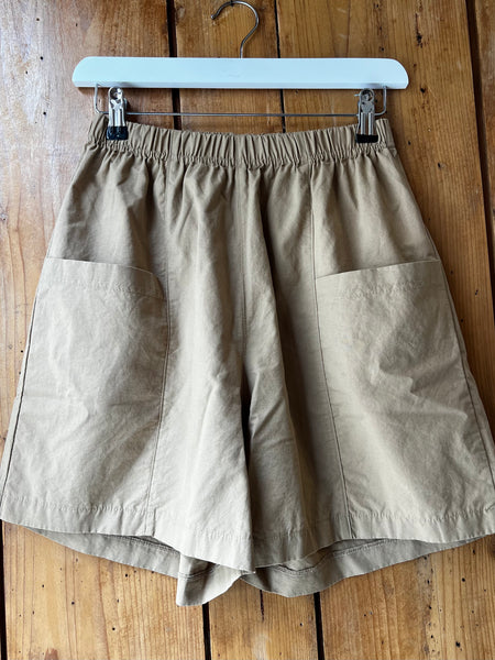 Linen shorts with big pockets