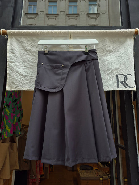Flap Pocket Pleated Skirt