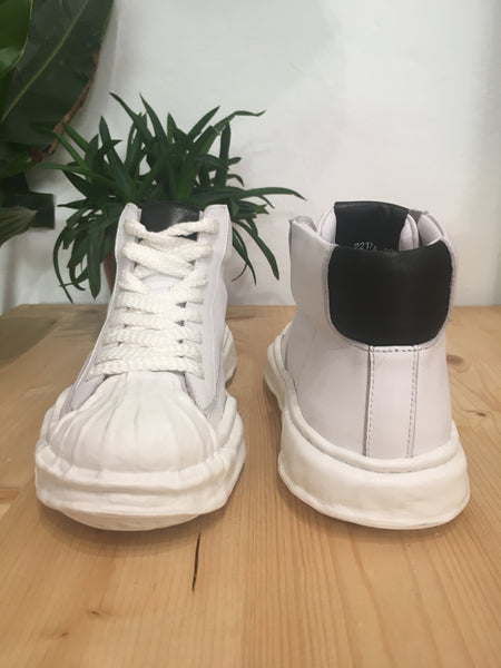 Nendo Trainers SS22 (2 colours/ 3 sizes)