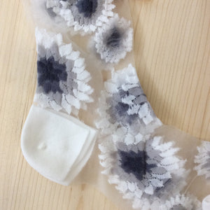Daisy Flower Motif Socks (4 colours)
